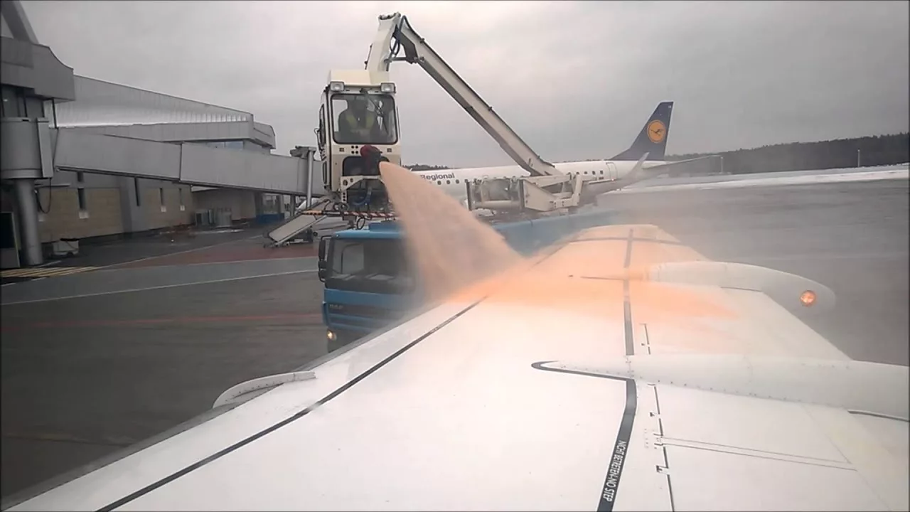 Защита воздушного судна от наземного обледенения